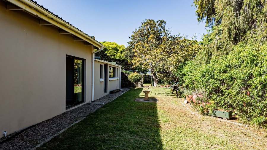 5 Bedroom Property for Sale in The Island Western Cape